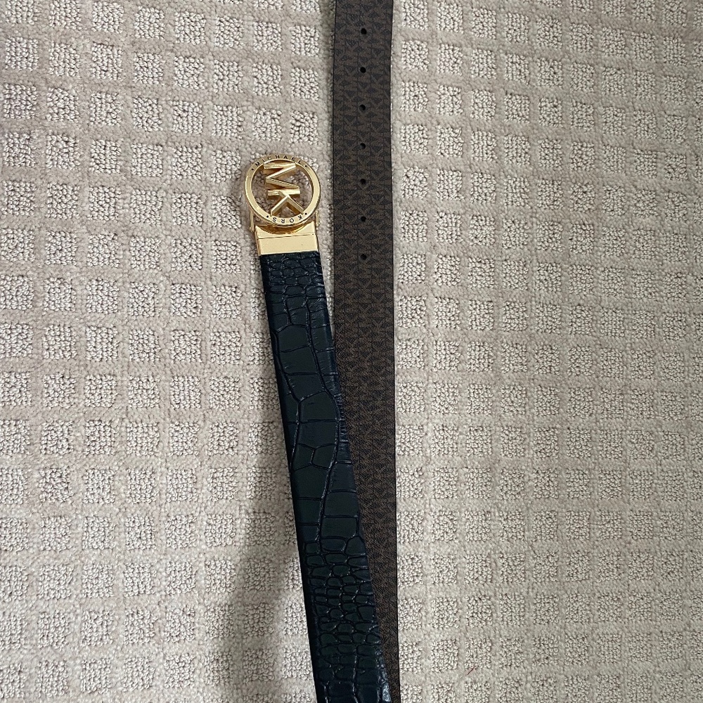 Michael Kors Reversible Black / Brown Belt